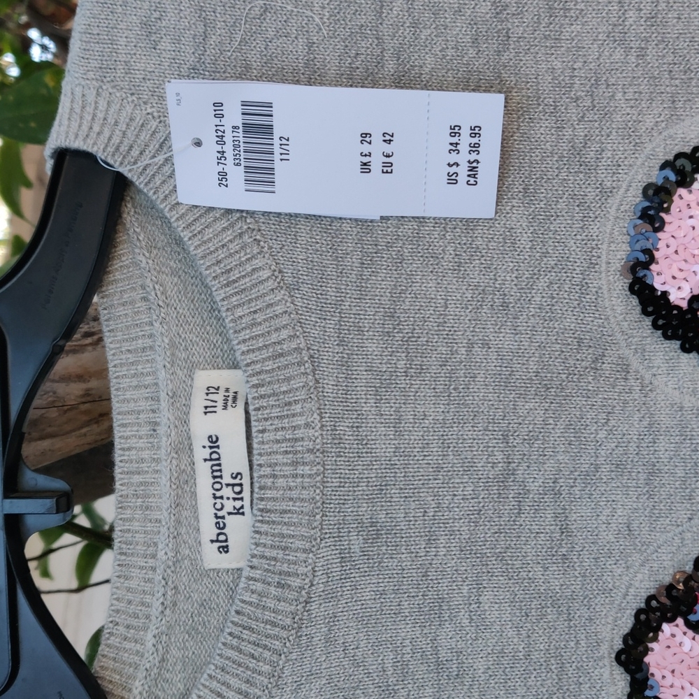 Abercrombie kids girl graphic sweater size 11/12 - Picture 9 of 10